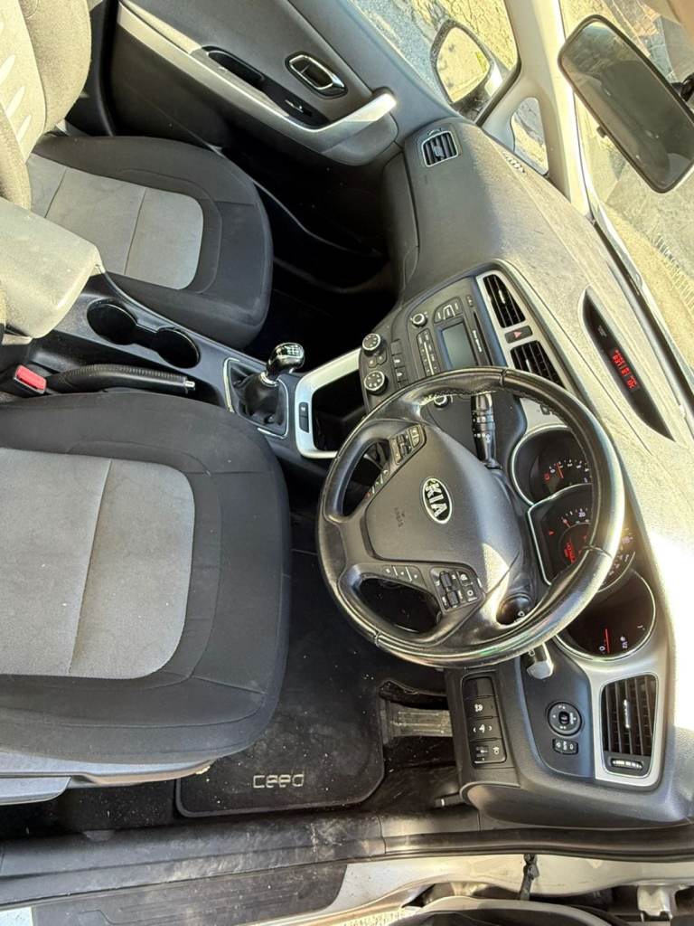 Kia, CEED, Hatchback, 2012, Manual, 1582 (cc), 5 doors
