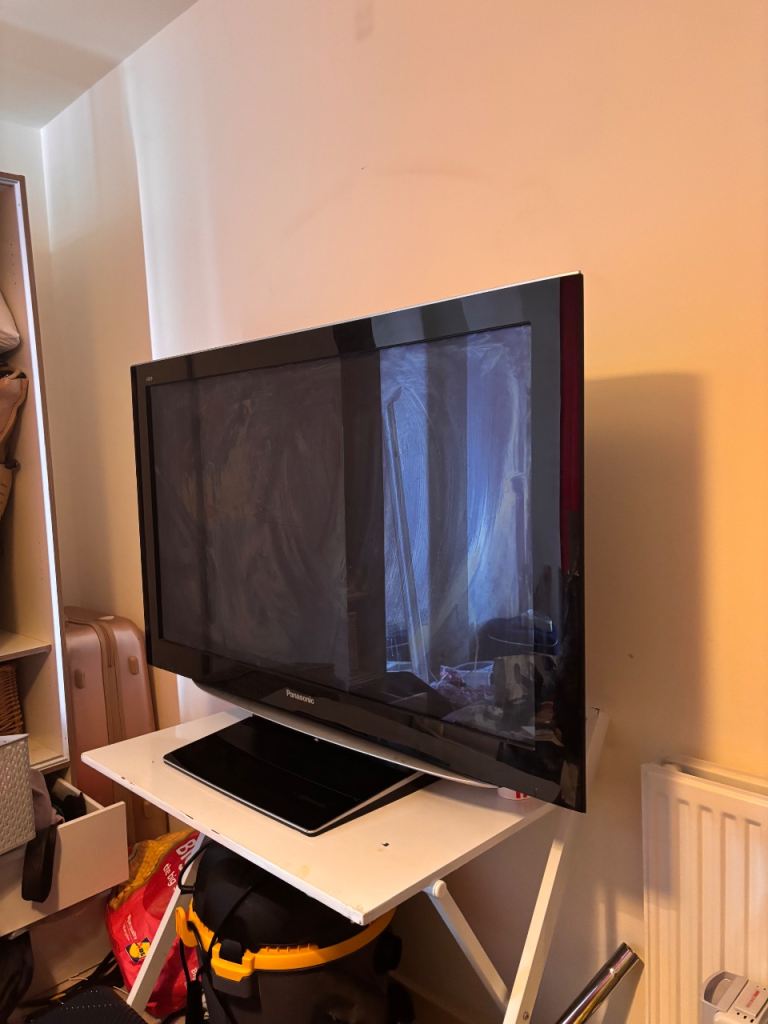 FREE Panasonic 42-inch Plasma TV TX-P42GT30B – Good Condition