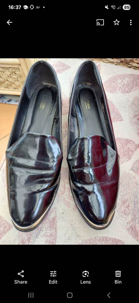 Black shoes 