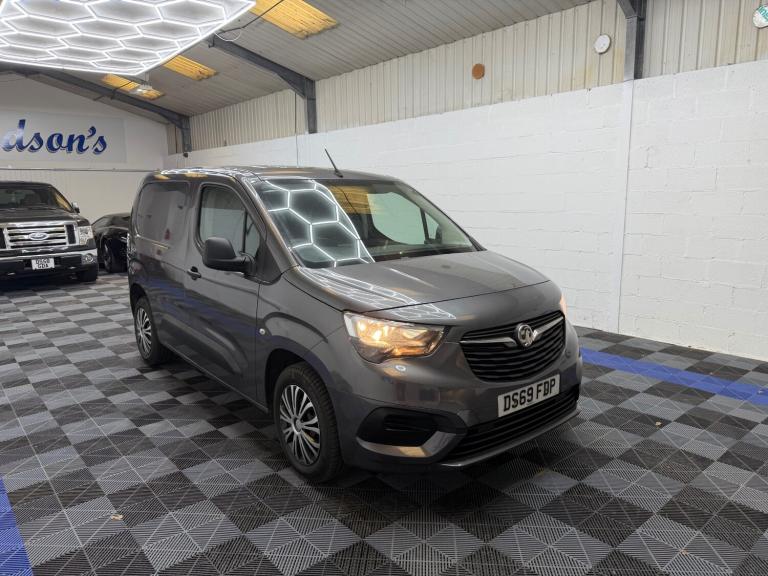 2019 Vauxhall Combo 2000 1.5 Turbo D 75ps H1 Sportive Van PANEL VAN Diesel Manual