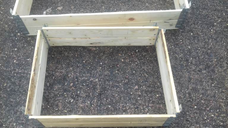 FOLD UP BOXES, PALLET COLLARS.