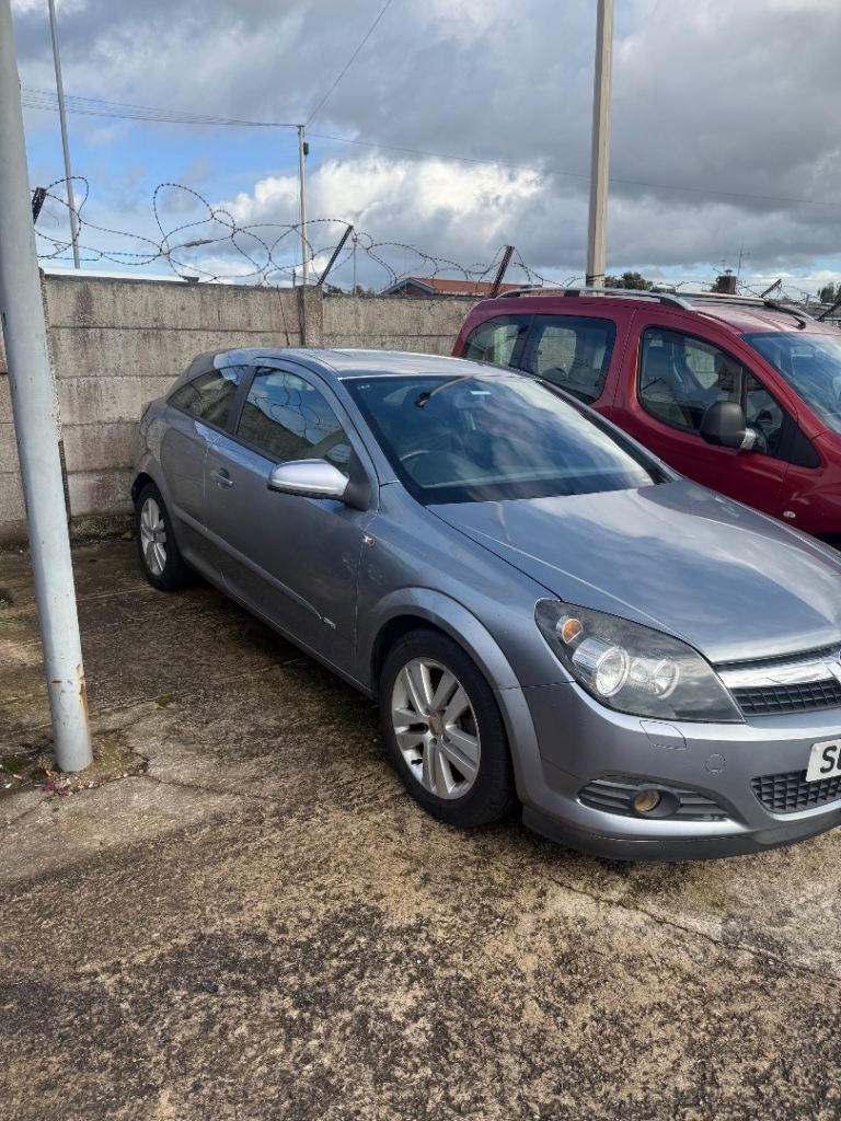2009 Vauxhall Astra 1.4 , cheap insurance and tax 