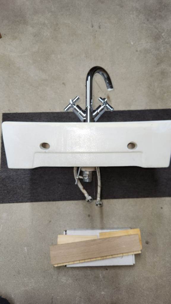 Bathroom Sink, Ceramic Large