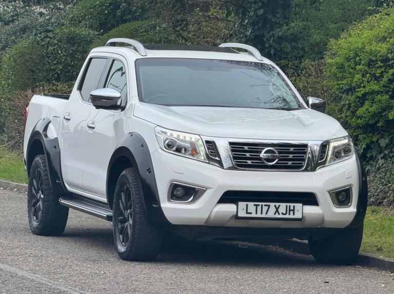 2017 Nissan Navara Double Cab Pick Up Tekna 2.3dCi 190 4WD Auto Euro 6 PICK UP Diesel Automatic