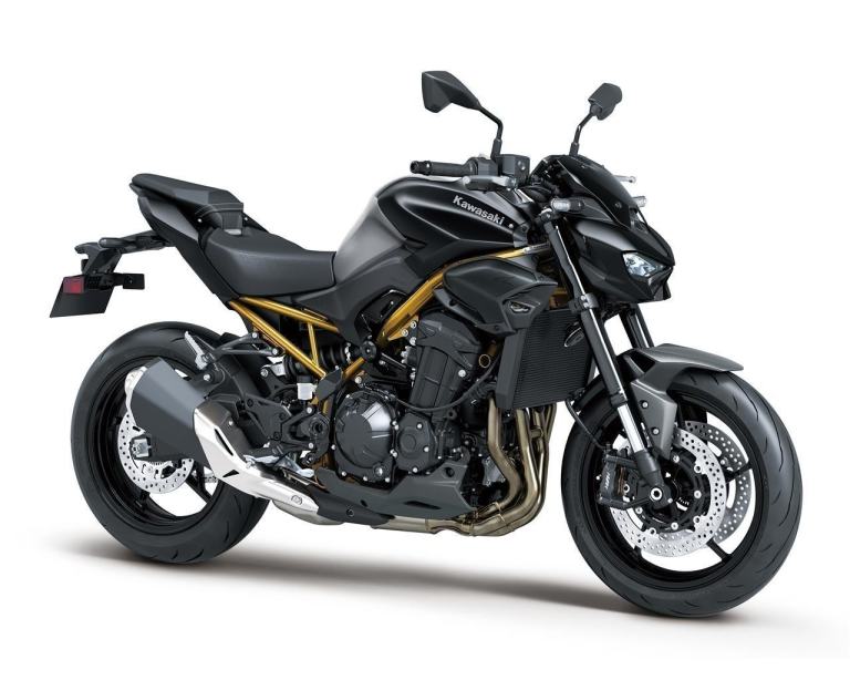 NEW 2026 Kawasaki MOTORCYCLE Z900 FREE AKRAPOVIC CARBON CAN