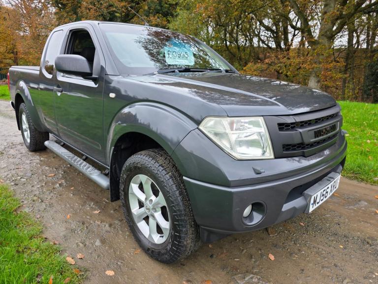 2006 Nissan Navara Double Cab Pick Up Outlaw 2.5dCi 4WD PICK UP Diesel Manual