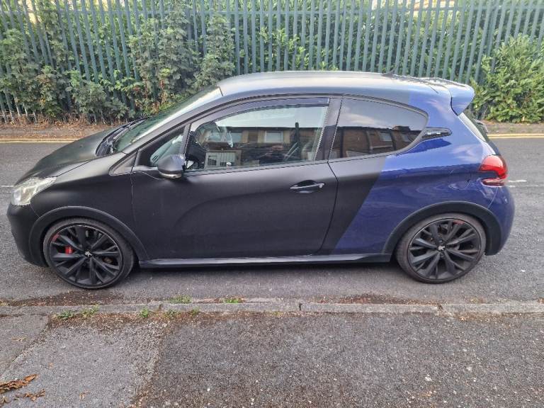 Peugeot, 208, Hatchback, 2017, Manual, 1598 (cc), 3 doors