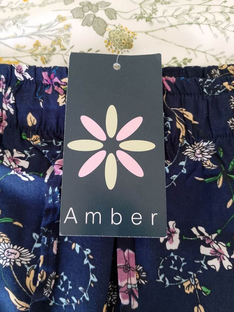 Brand New Amber Brand Cropped Summer Trousers UK 16