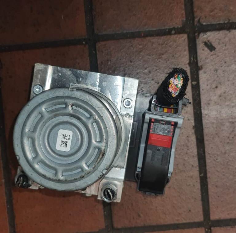 Range Rover Evogue  ABS Pump GJ32-2C405-AF 2016