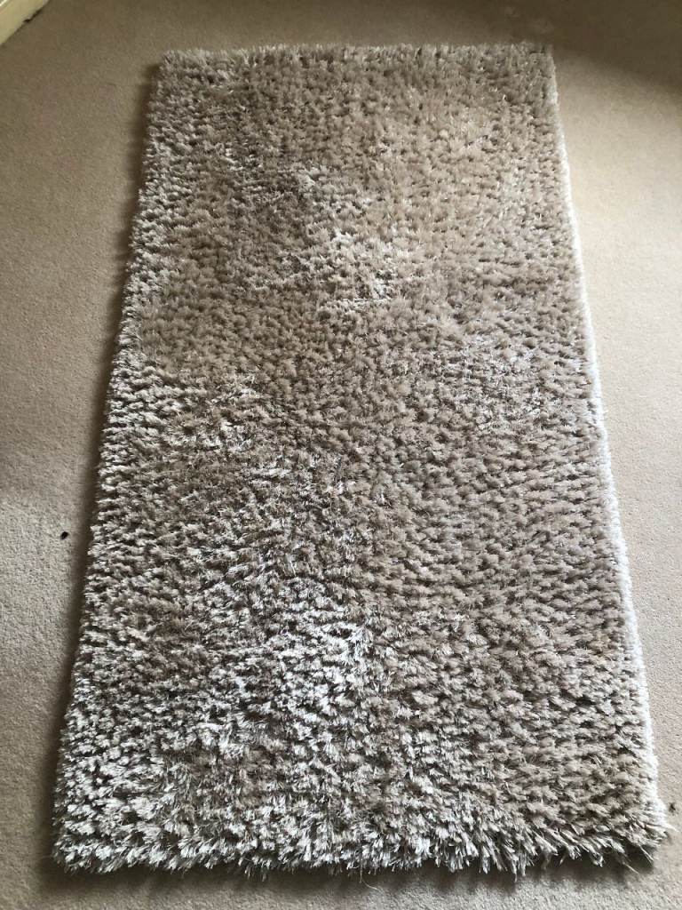 Brown Shaggy Rug – Good Condition