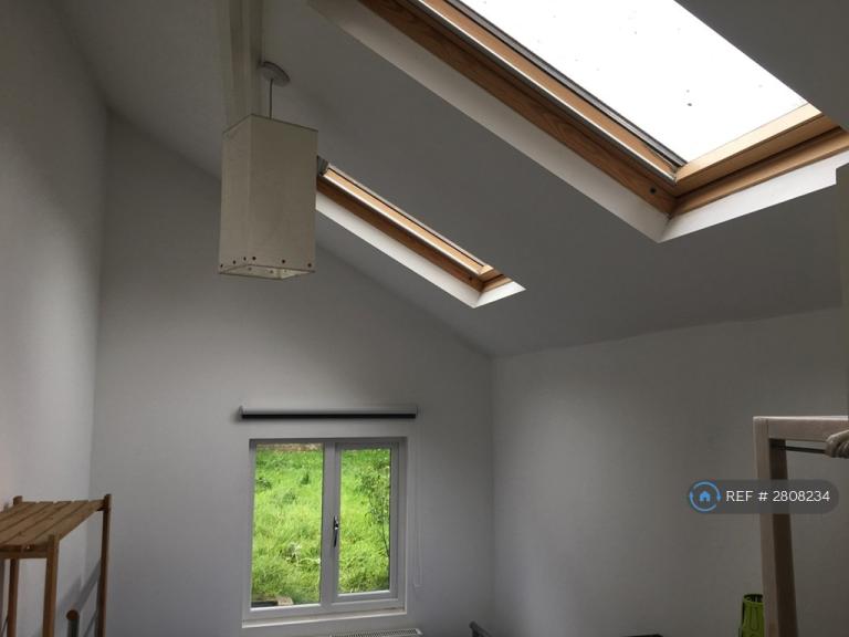 5 bedroom house in Acre Road, Kingston Upon Thames, KT2 (5 bed) (#2808234)