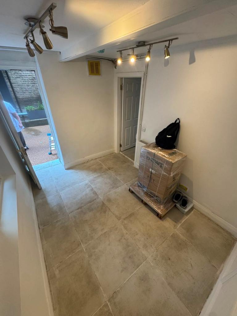 Office to rent in Ealing