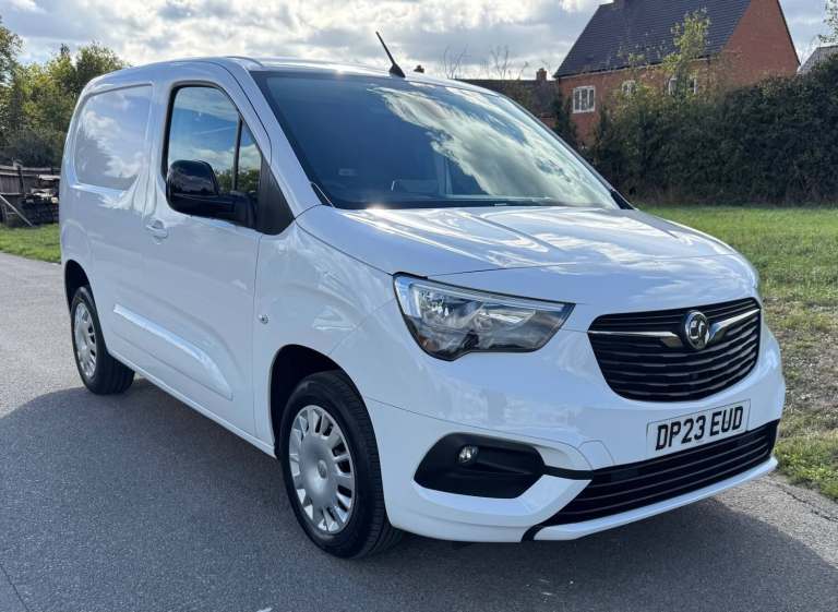 2023 Vauxhall Combo Pro 1.5 Turbo D 100PS L1 SWB White Van - 22,160 Miles
