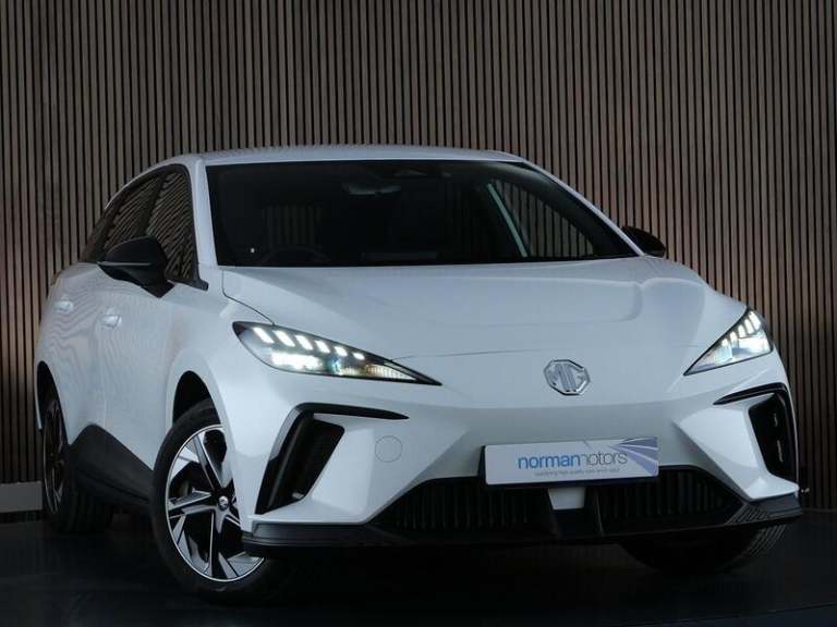 2022 MG MG4 64kWh SE Long Range Hatchback 5dr Electric Auto (203 ps) Hatchback Electric Automatic