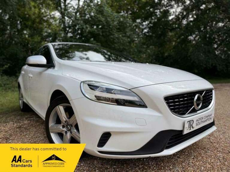 2017 Volvo V40 T2 [122] R DESIGN Nav Plus 5dr HATCHBACK PETROL Manual