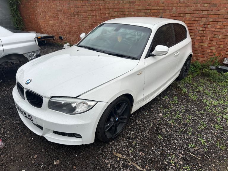 BREAKING - 2011 BMW 116i 2.0 petrol