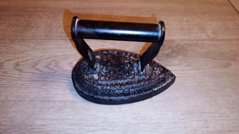 Antique Metal Cast Iron Iron
