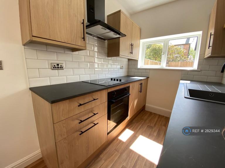 3 bedroom house in Portland Road, Nottingham, NG2 (3 bed) (#2829344)