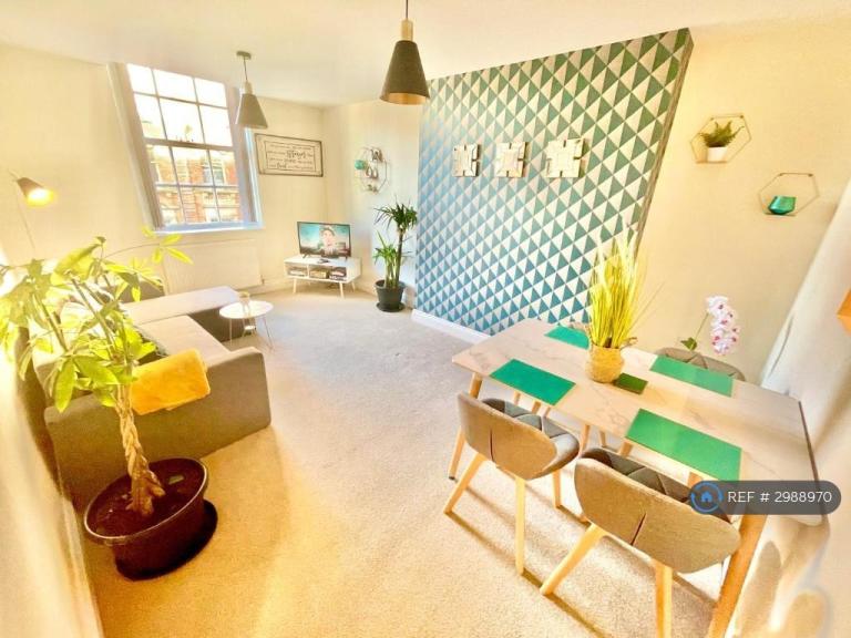 1 bedroom flat in Wessex House, Bournemouth, BH1 (1 bed) (#2988970)
