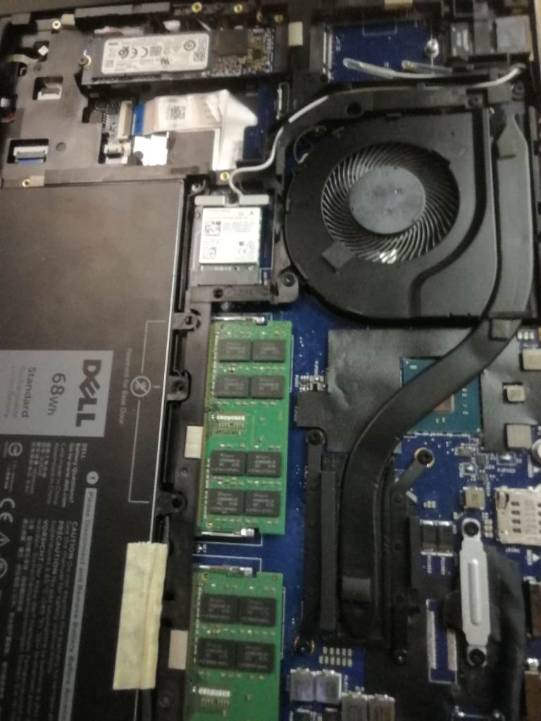 To sell 14 inches Dell laptop, £10 