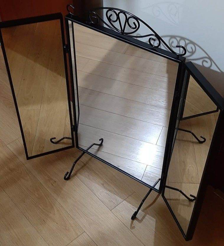 THREE-WAY MIRROR - TABLE TOP OR WALL HANGING MIRROR EXCELLENT CONDITION
