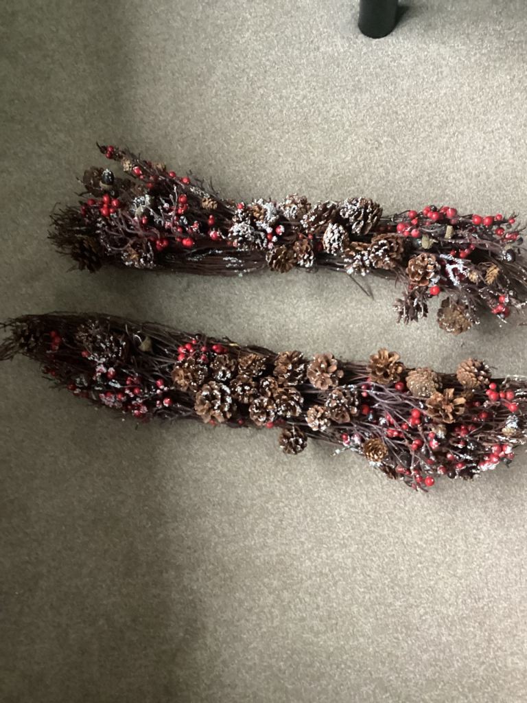 Shelf or fireplace decoration