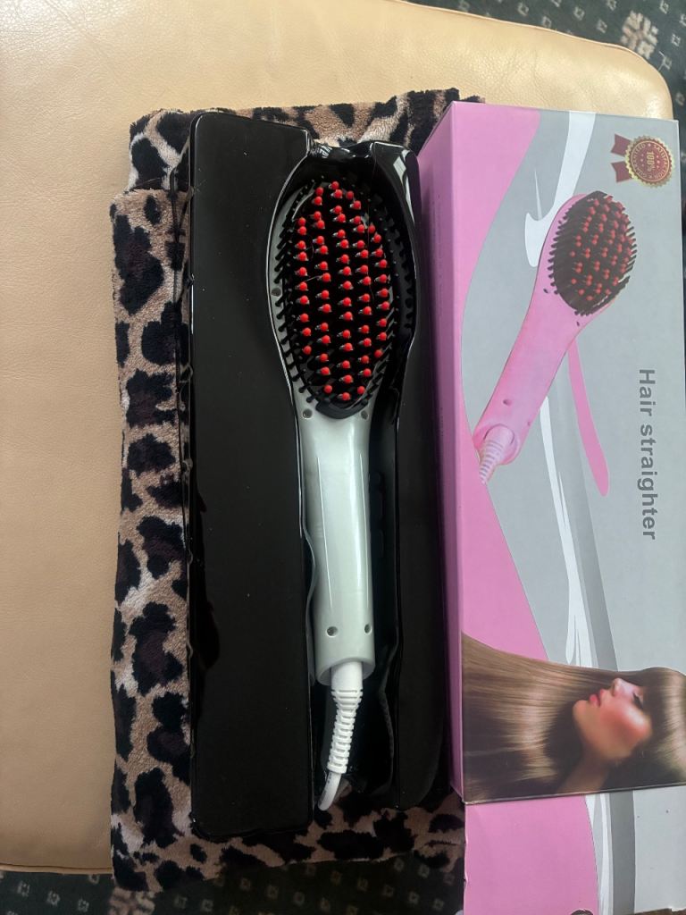 Hair straightener brush 