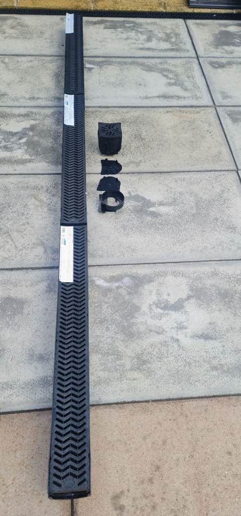 Drainage chanell complete sets with central drain conectors and stop caps