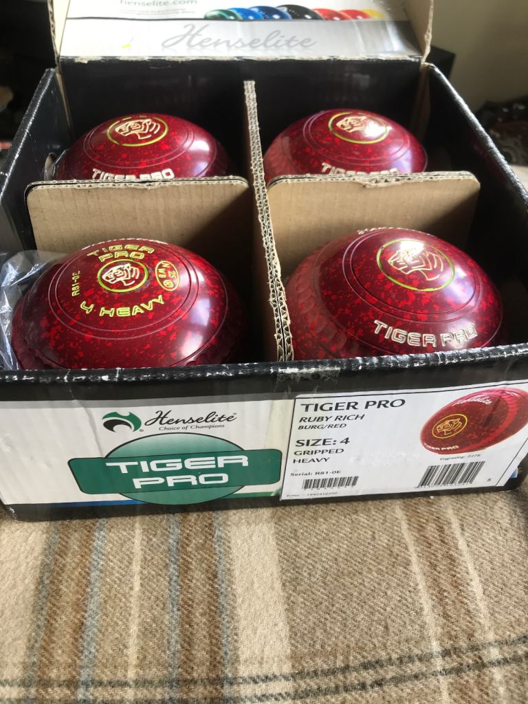 Henselite Tiger “Pro” 4H WB 25 “MEGA GRIP” red speckle with Tiger Head motif. VGC.