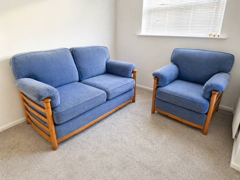 Modern 2-Seater Sofa + Matching Armchair – Solid Wood Frame – Excellent Condition