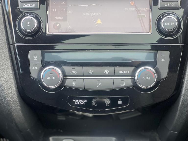 2015 Nissan Qashqai 1.6 dCi N-Tec+ 5dr HATCHBACK DIESEL Manual