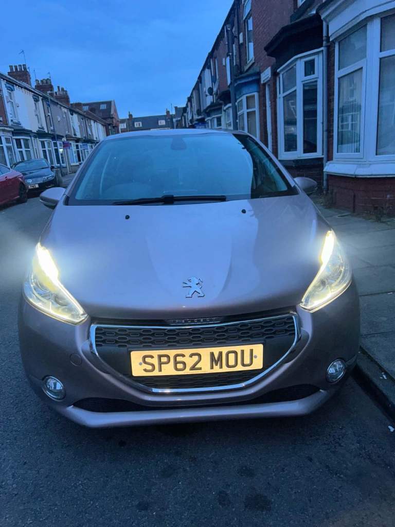 Peugeot, 208, Hatchback, 2012, Manual, 1397 (cc), 5 doors