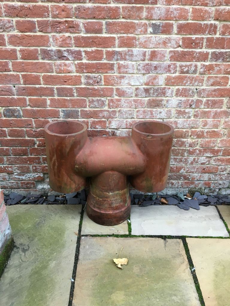 Large H chimney pot. 