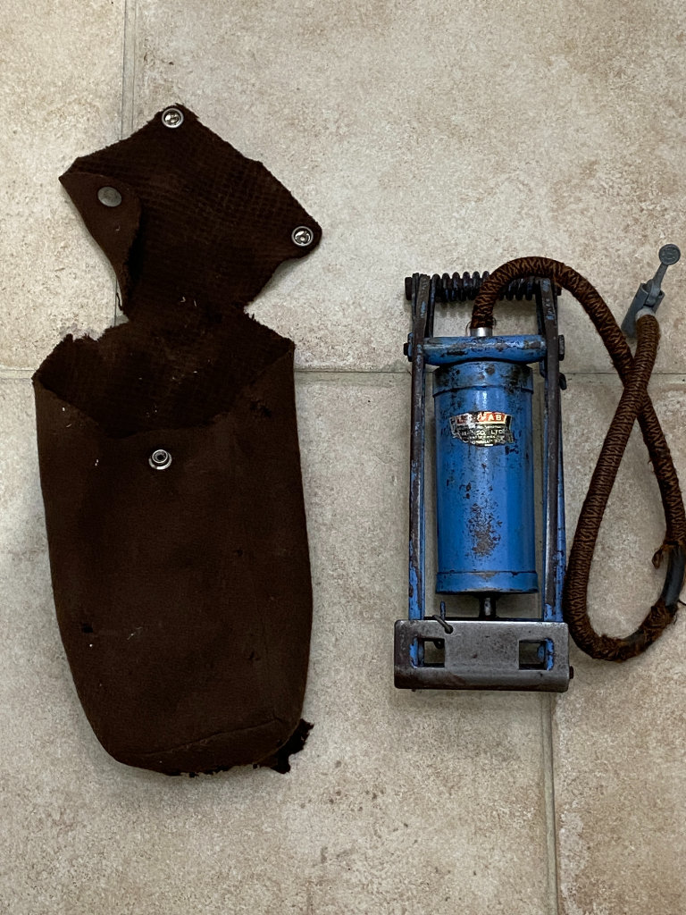 Vintage Manfab Single Barrel Foot Pump