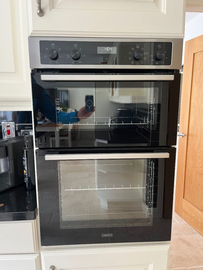 Zanussi Built-In Double Electric Oven – Model ZKCNA4X1 – Excellent Condition