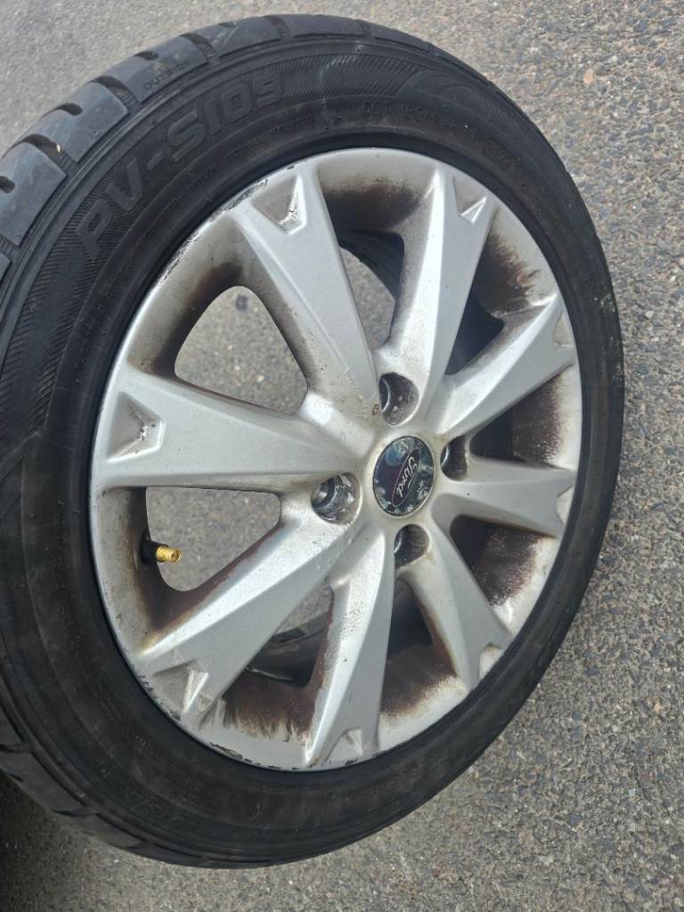 15" Ford Alloy Wheel & Tyre (195/50 R15) – Decent Condition / Minor Bead Leak