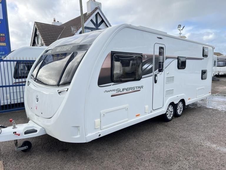 2019 SWIFT Award Superstar 6 Berth fixed bunkbeds