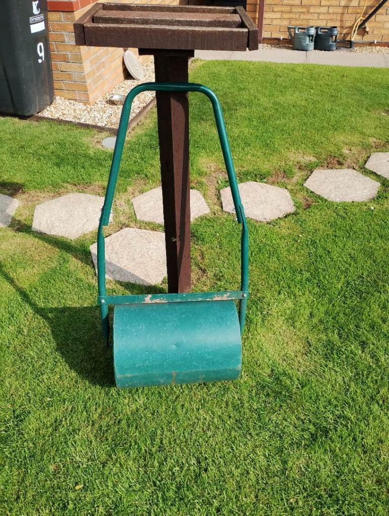Garden Lawn Roller – Green, Good Condition