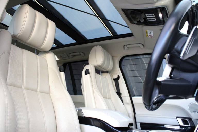 2015 Land Rover Range Rover 4.4 SD V8 Autobiography SUV 5dr Diesel Auto 4WD Euro 5 (339 ps) ESTAT...