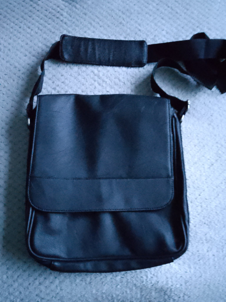 NEW MESSENGER BAG