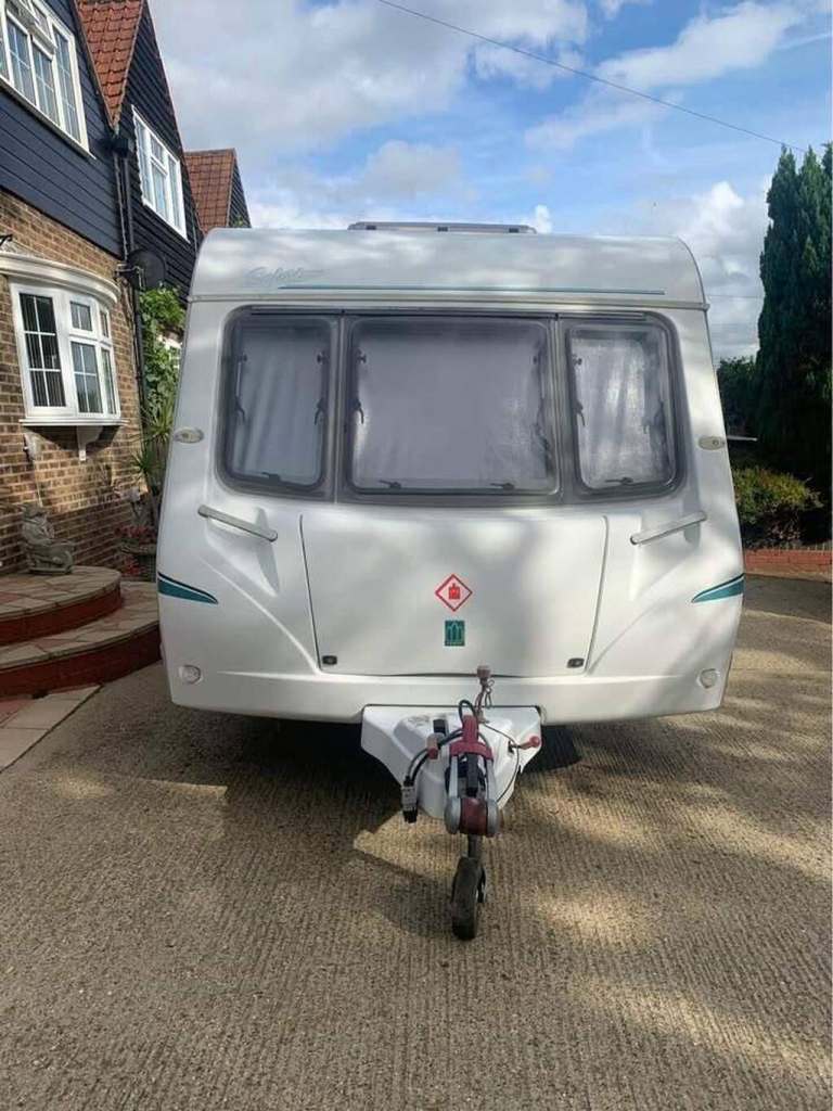swift safari 4 berth 2006  motor mover awning