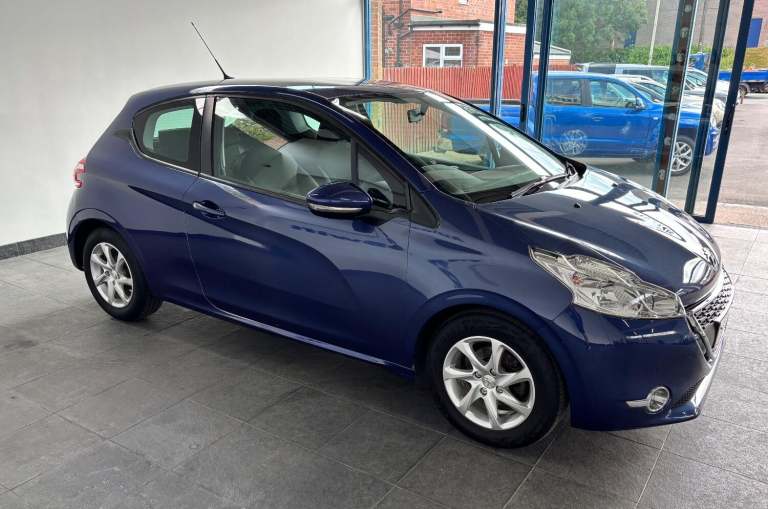 PEUGEOT 208 1.2 VTi PureTech Active 2015
