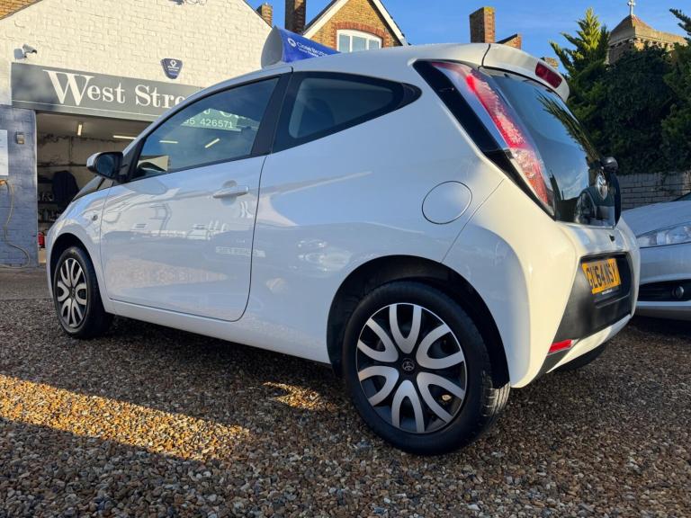 2014 Toyota AYGO 1.0 VVT-i X-Play 3dr HATCHBACK PETROL Manual