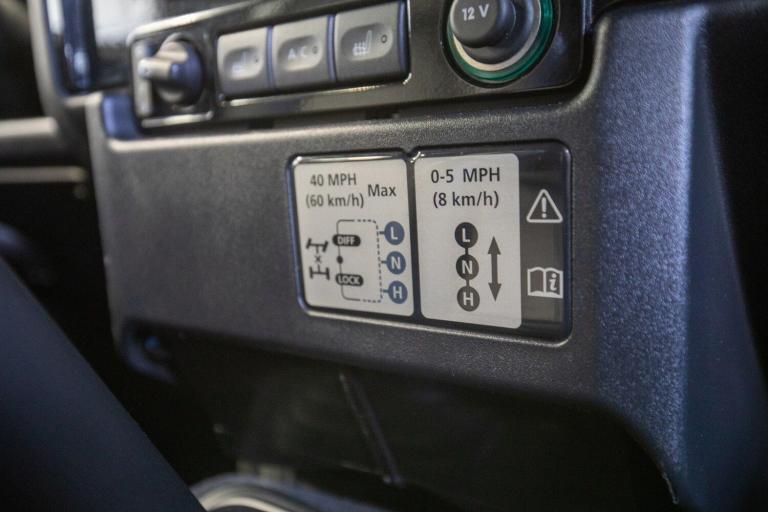 2015 Land Rover Defender XS Utility Wagon TDCi [2.2] PANEL VAN DIESEL Manual