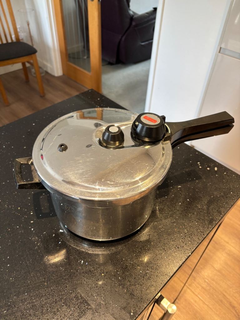 Pressure cooker Prestige Ultra stainless steel 