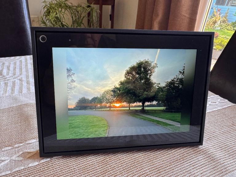 Meta / Facebook Portal Mini 8" Smart Display & Photo Frame – Excellent Condition