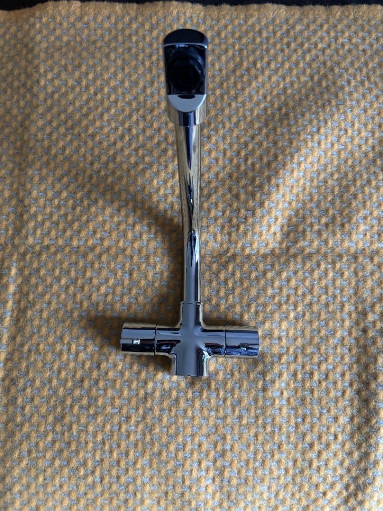 BNIB Chrome mono sink mixer 