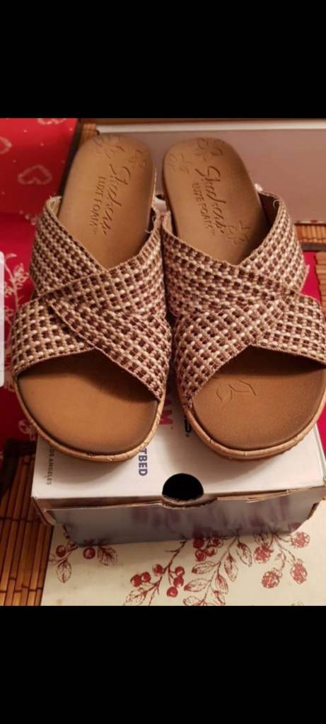 Skechers Beige Wedge Sandals – Size 5.5, Brand New