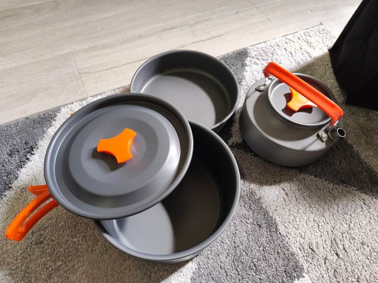 New/unused set of Hewolf Camping Pots / Pans / Cookware inc Kettle, Saucepan & Frying Pan