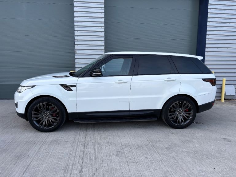LAND ROVER RANGE ROVER SPORT 3.0SD V6 HSE 2013 63 PLATE IN WHITE 125,000 MILES